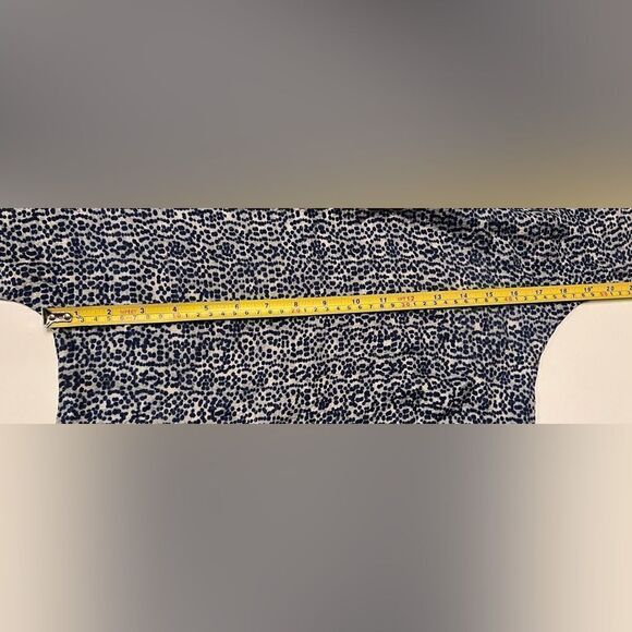 Carolina Herrera Silk Blouse Sz 0-6 3/4 Sleeves Gray Blue Dots - Picture 5 of 11